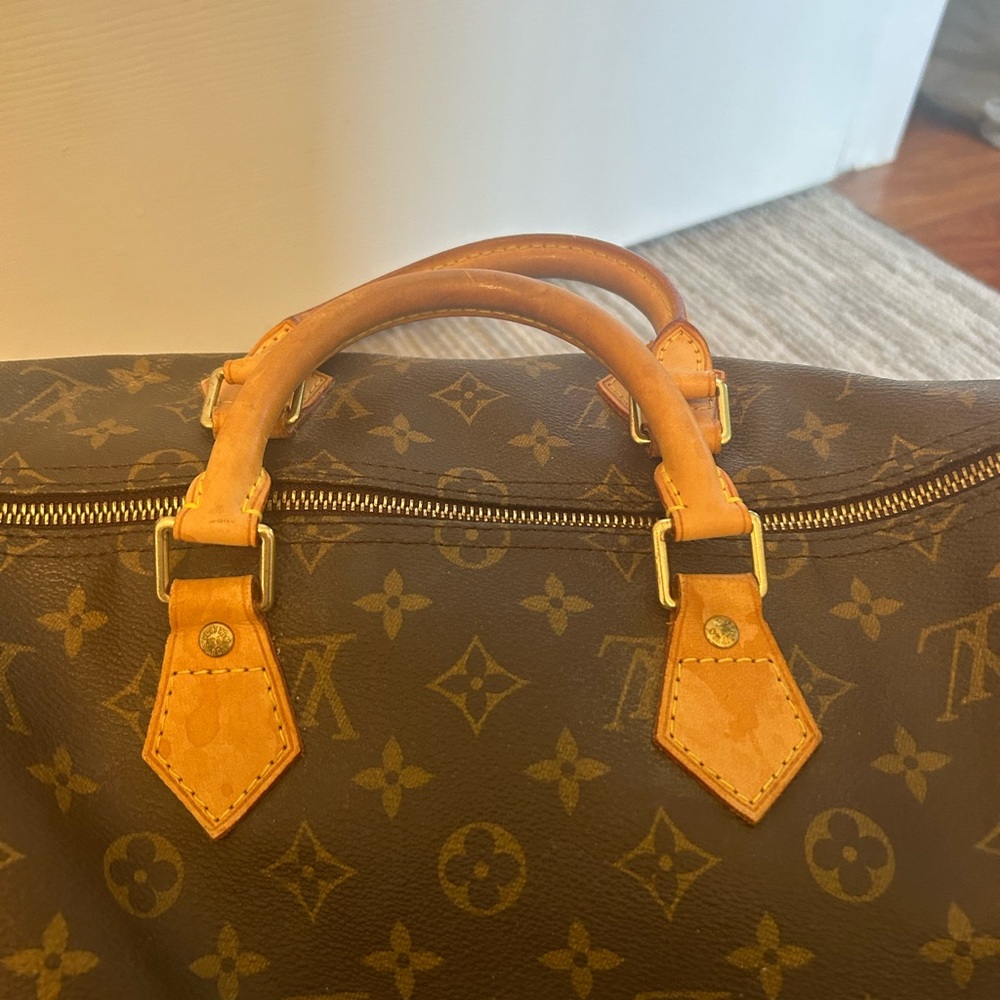 Authentic LOUIS VUITTON speedy 35 - Picture 2 of 13